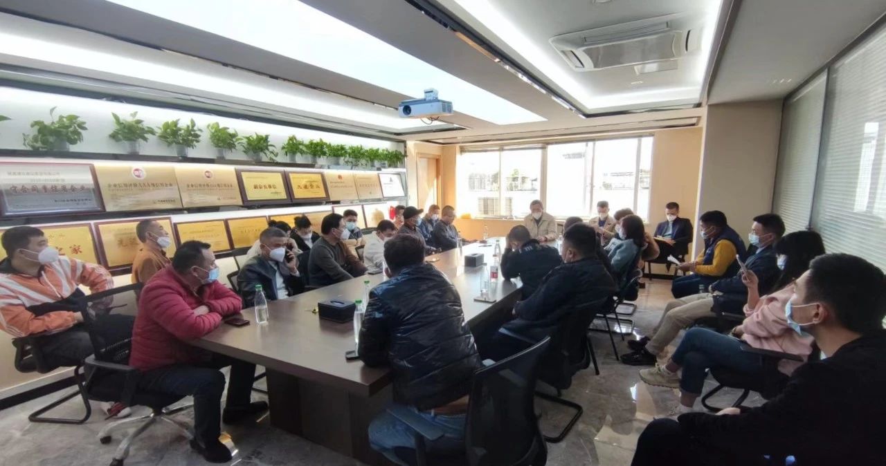 E:\lys\工作\綜合部\公司重大活動(dòng)、新聞\2023.01.17 湖里區(qū)區(qū)委常委、副區(qū)長(zhǎng)王達(dá)帶隊(duì)慰問(wèn)我司\網(wǎng)站\微信圖片_20230209204013.jpg